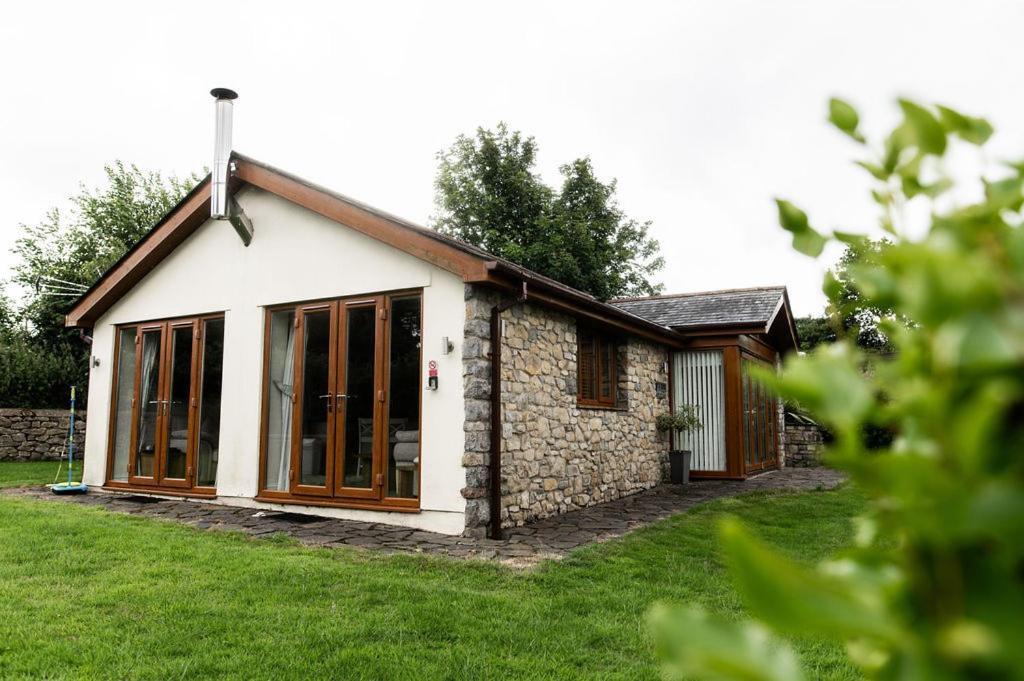 The Anchorage & The Tackleshed Hotel Llancarfan Стая снимка